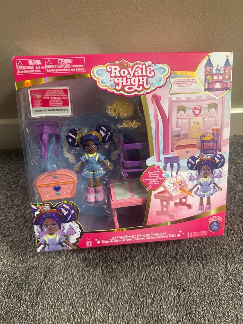 Royale High Class Playset - Brand New